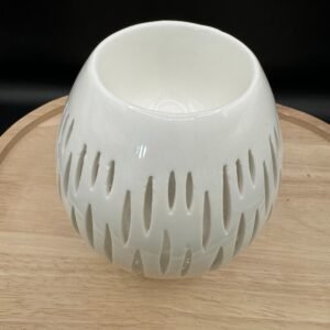 Brûleur d’arômes en céramique blanche avec découpes ovales