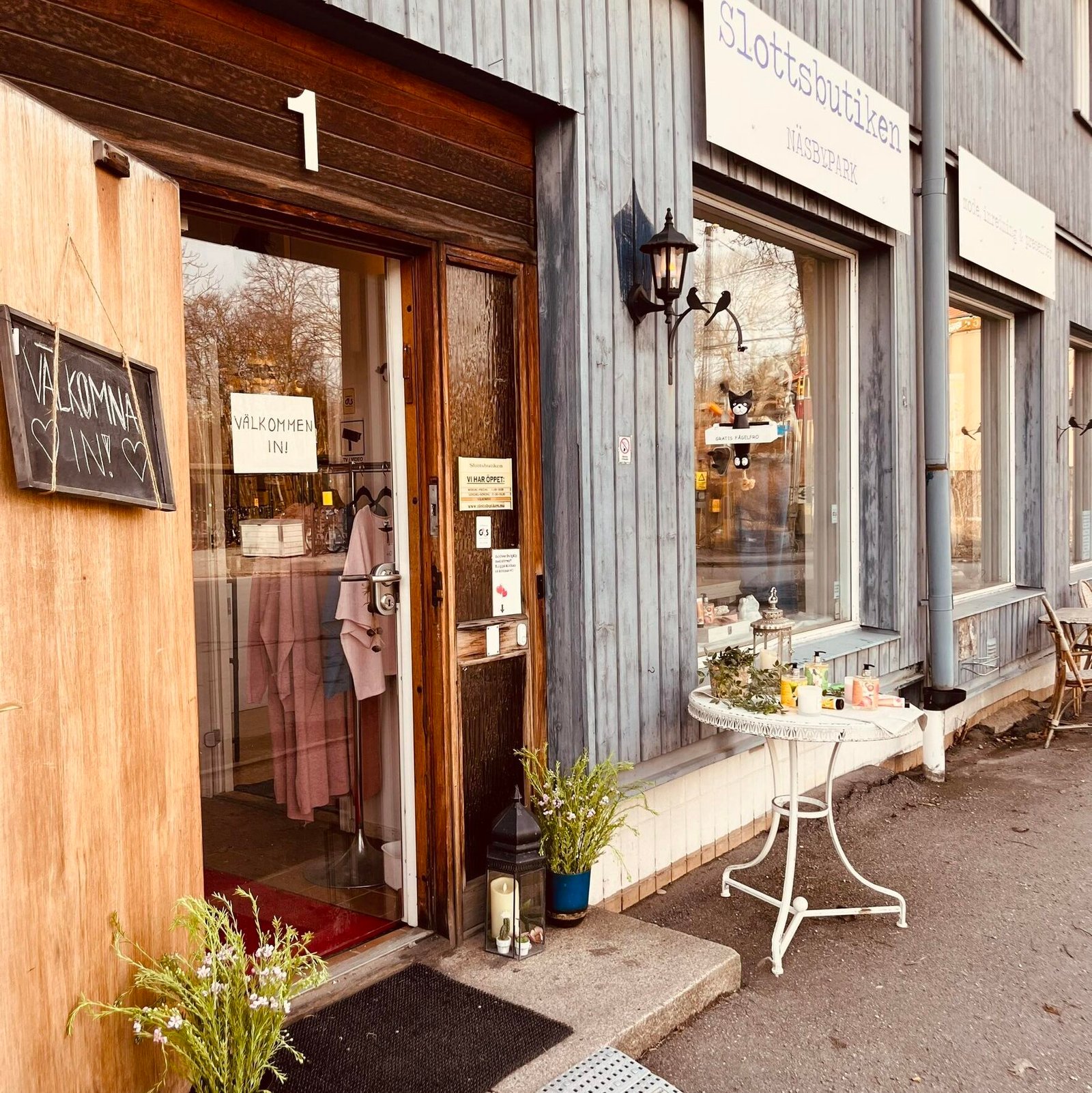 Nos points de vente 7 Slottsbutiken Nasbypark revendeur muri creations e1751911690273